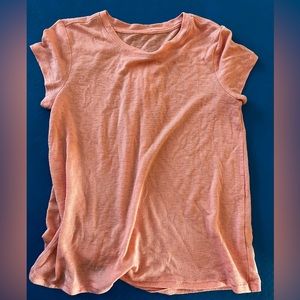 Athleta Girl lightweight tee shirt peach color size 12 
#athletagirl #athletatee